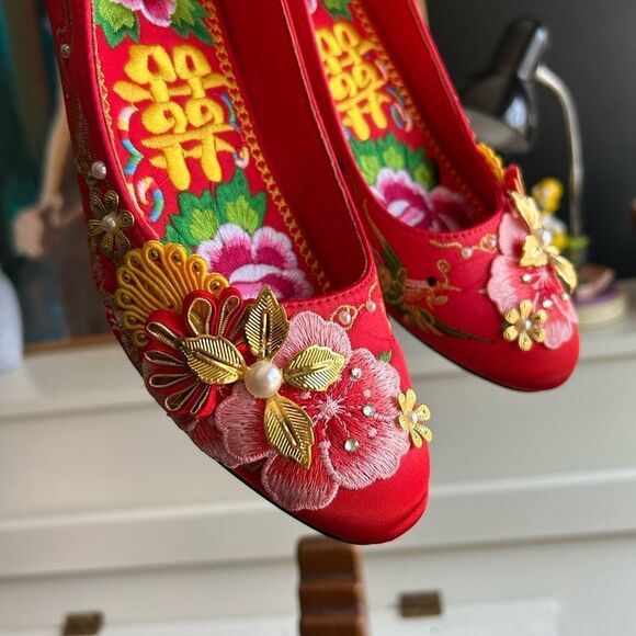 Chinese Wedding Red Floral Embroidered Wedding Shoes 39 - Picture 14 of 15
